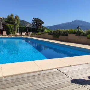  Couette-café Loup Castel Boutique France